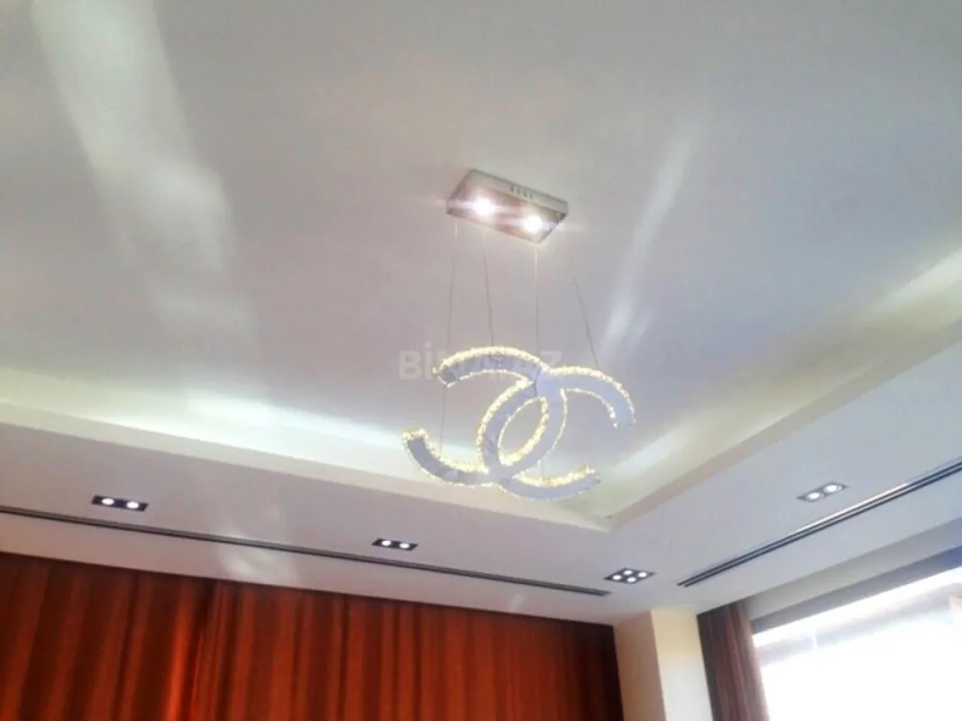 Satılır 5 otaqlı həyət evi 450 m²