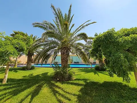 Satılır 5 otaqlı həyət evi 450 m²