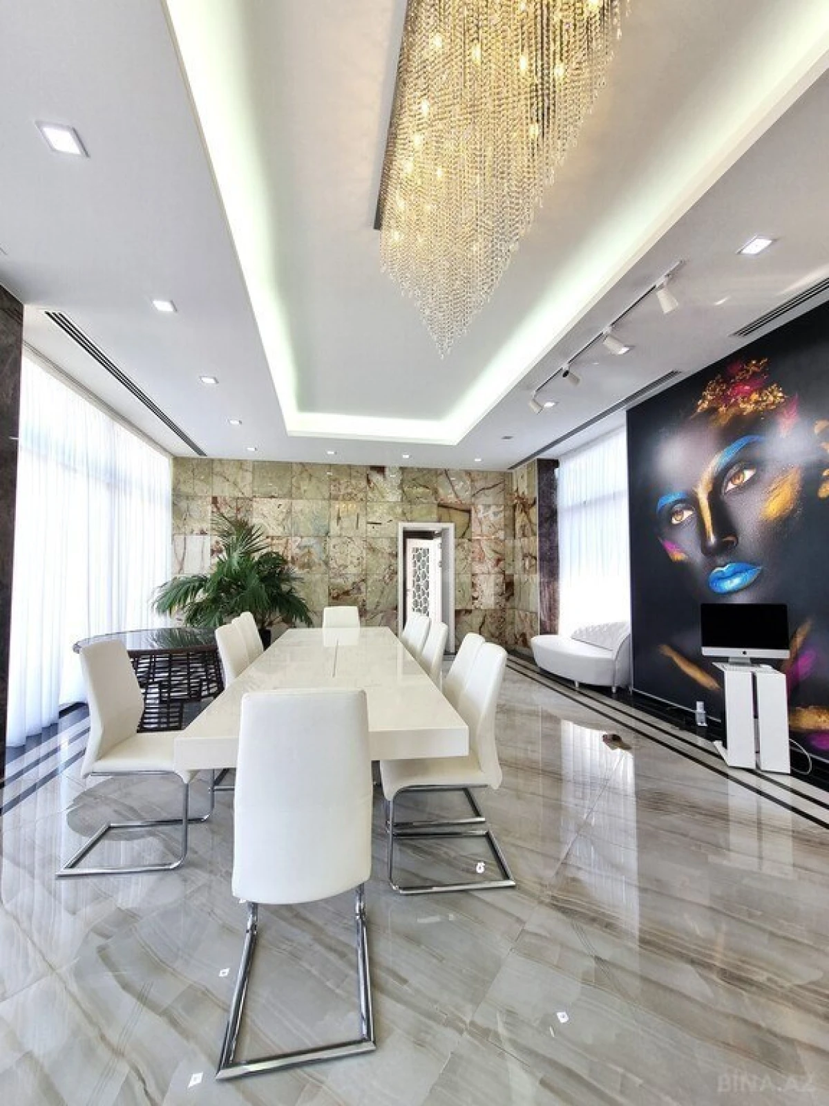 Satılır 5 otaqlı həyət evi 450 m²