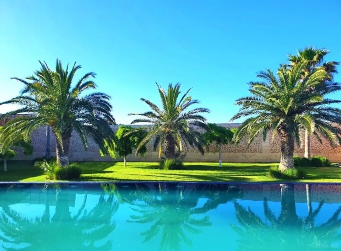 Satılır 5 otaqlı həyət evi 450 m²