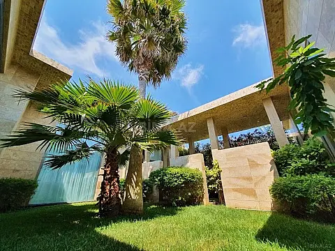 Satılır 5 otaqlı həyət evi 450 m²