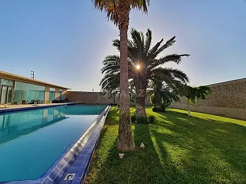 Satılır 5 otaqlı həyət evi 450 m²