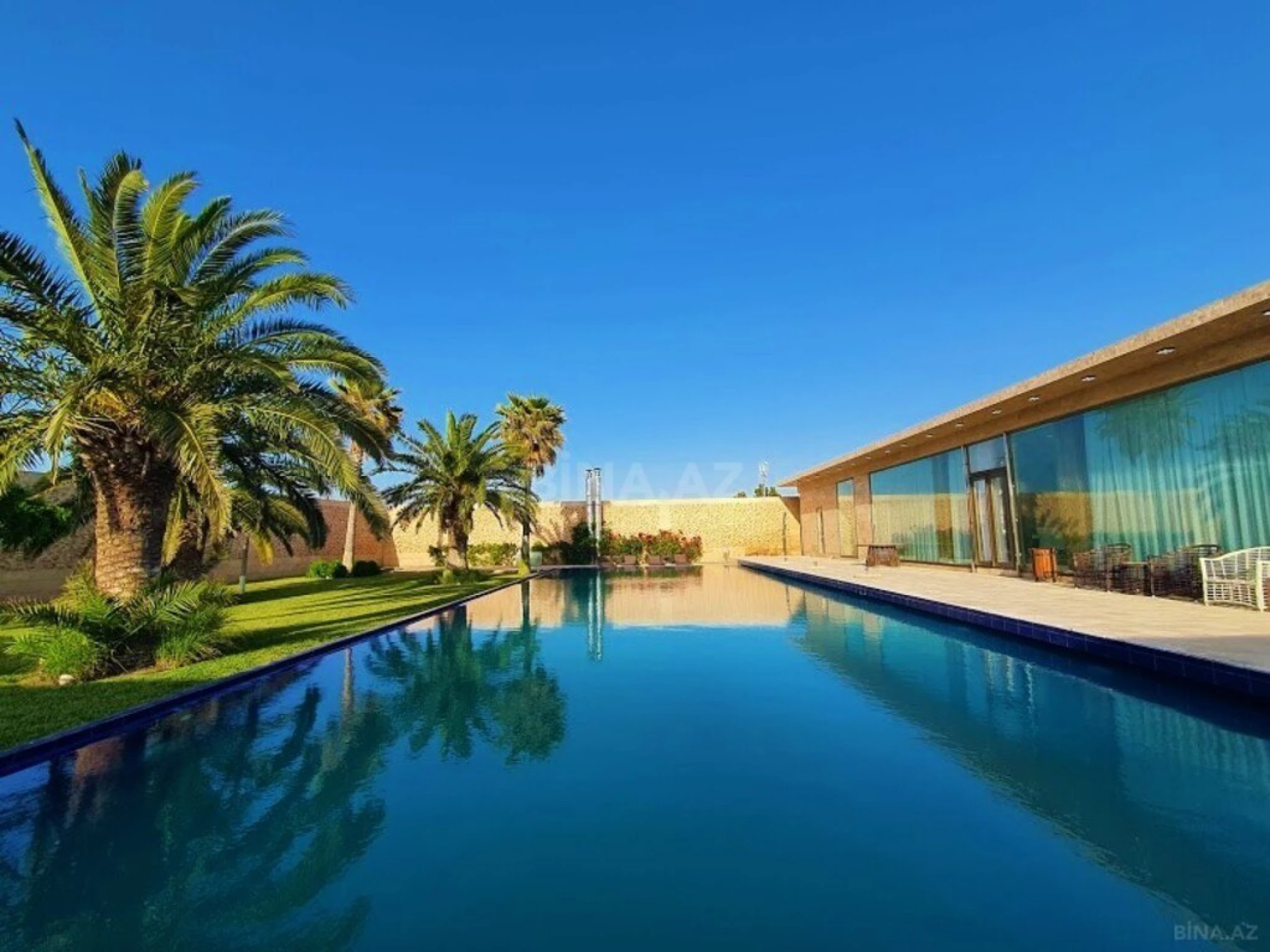 Satılır 5 otaqlı həyət evi 450 m²