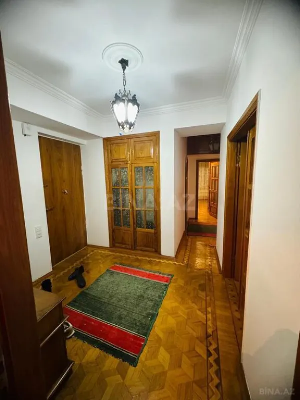 Satılır 3 otaqlı mənzil 120 m²