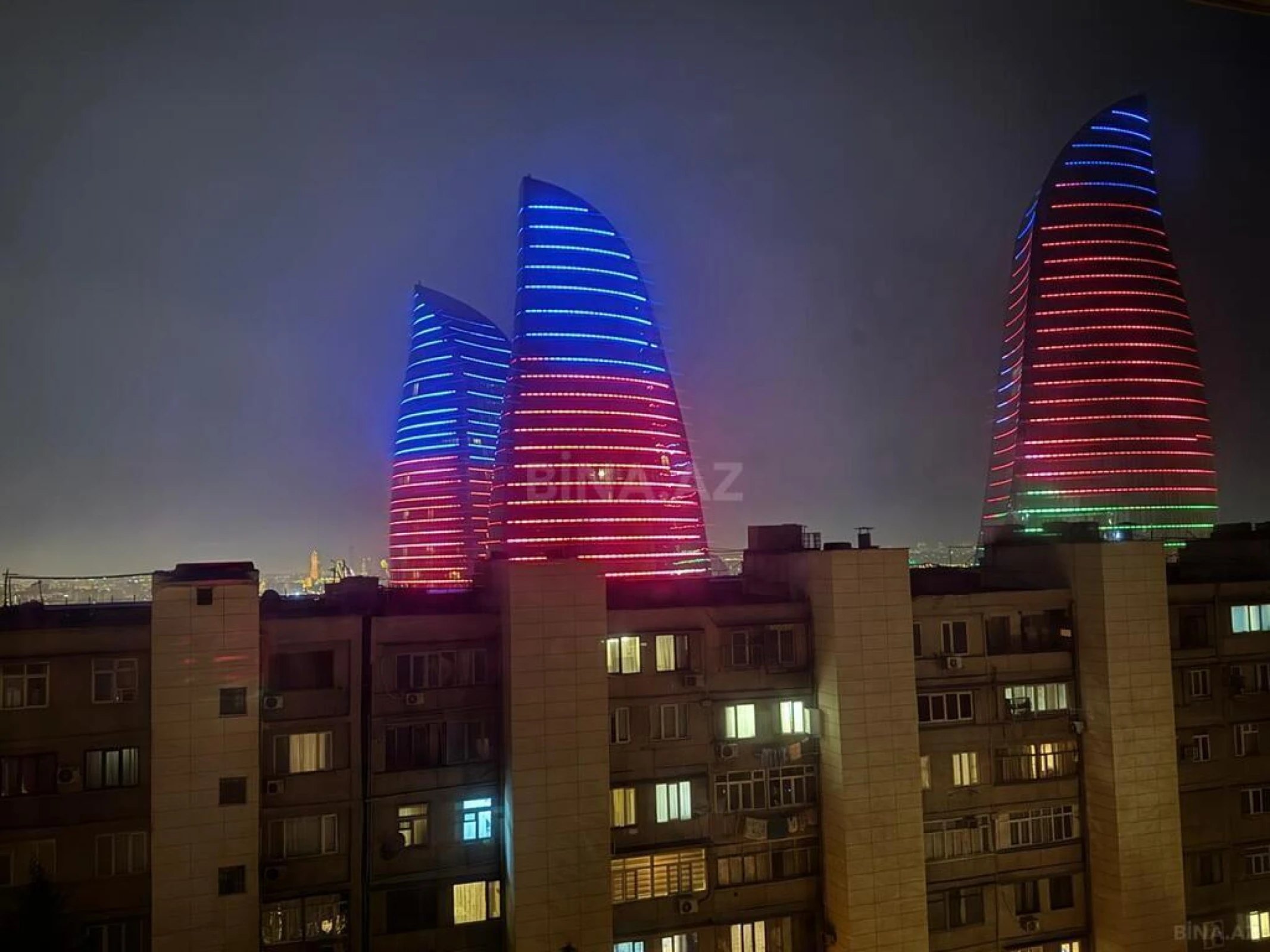 Satılır 3 otaqlı mənzil 120 m²