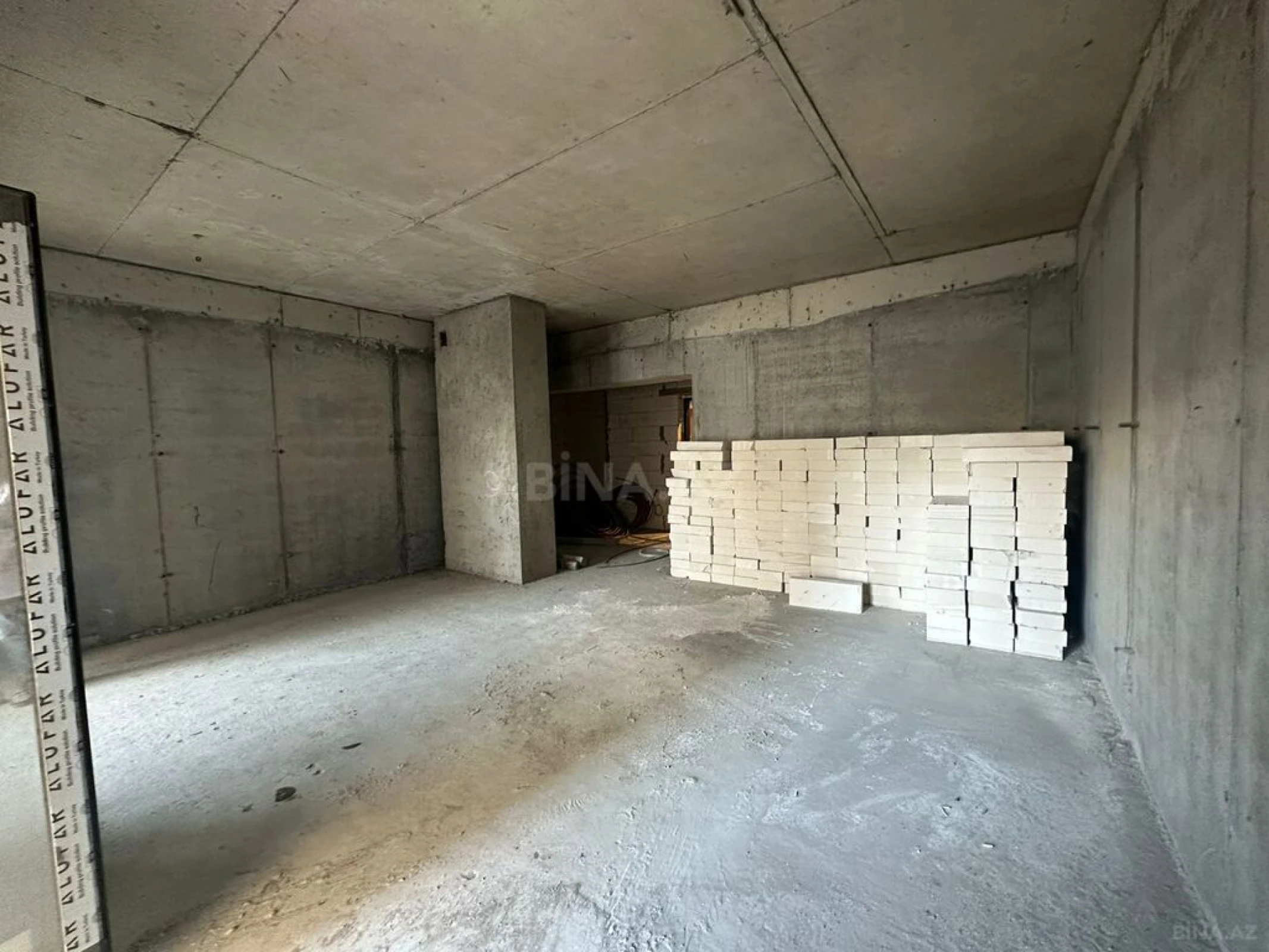 Satılır 3 otaqlı mənzil 127.4 m²