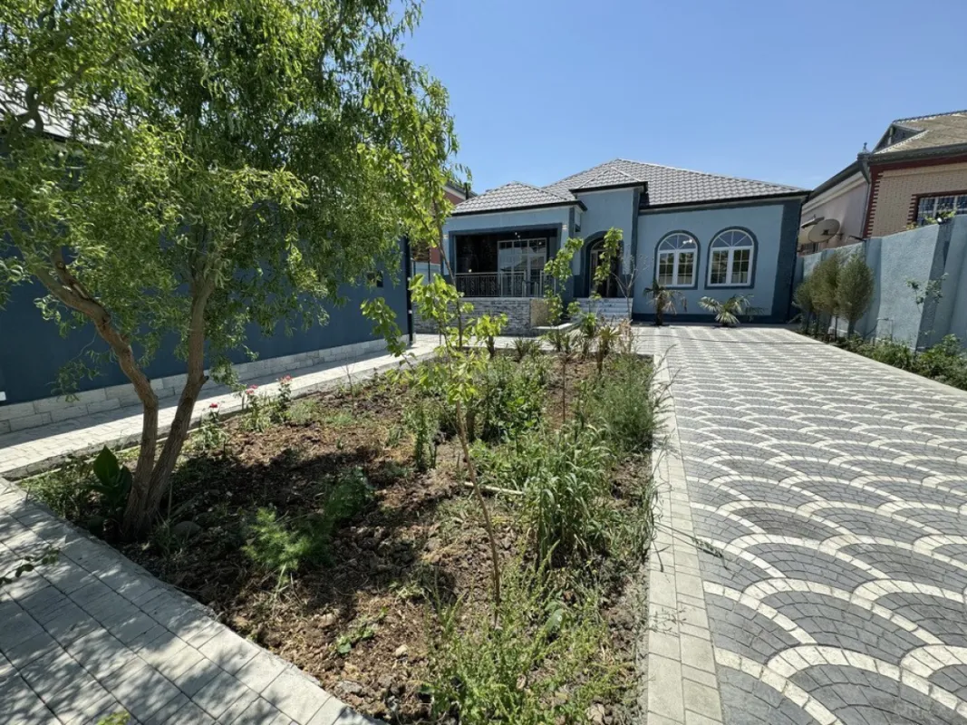 Satılır 4 otaqlı həyət evi 140 m²