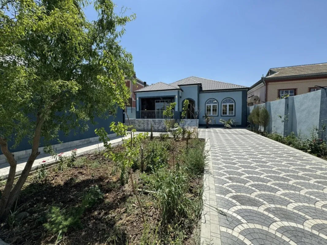 Satılır 4 otaqlı həyət evi 140 m²