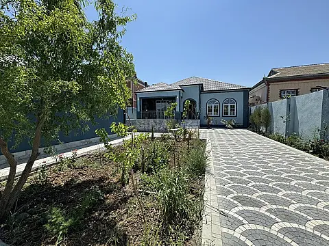 Satılır 4 otaqlı həyət evi 140 m²