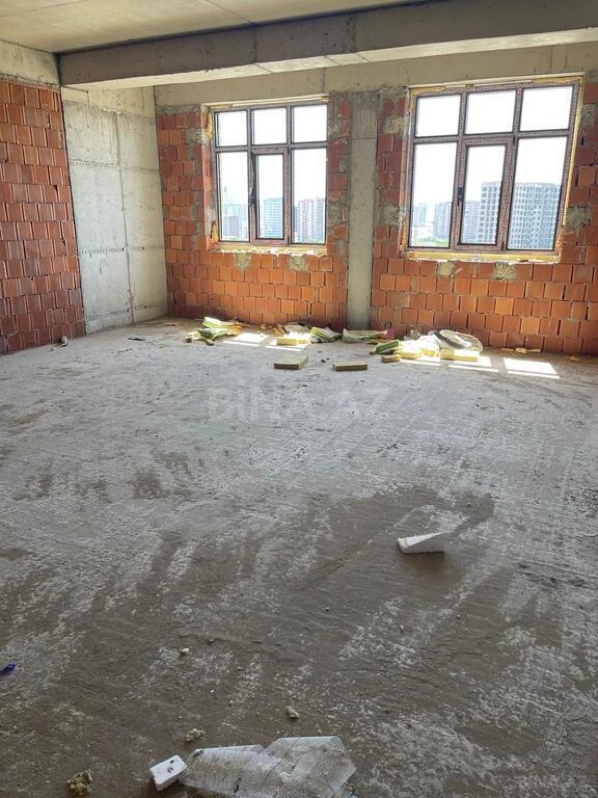 Satılır 4 otaqlı mənzil 187.48 m²