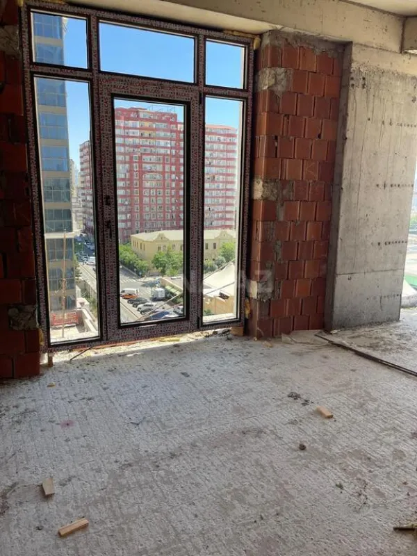 Satılır 4 otaqlı mənzil 187.48 m²
