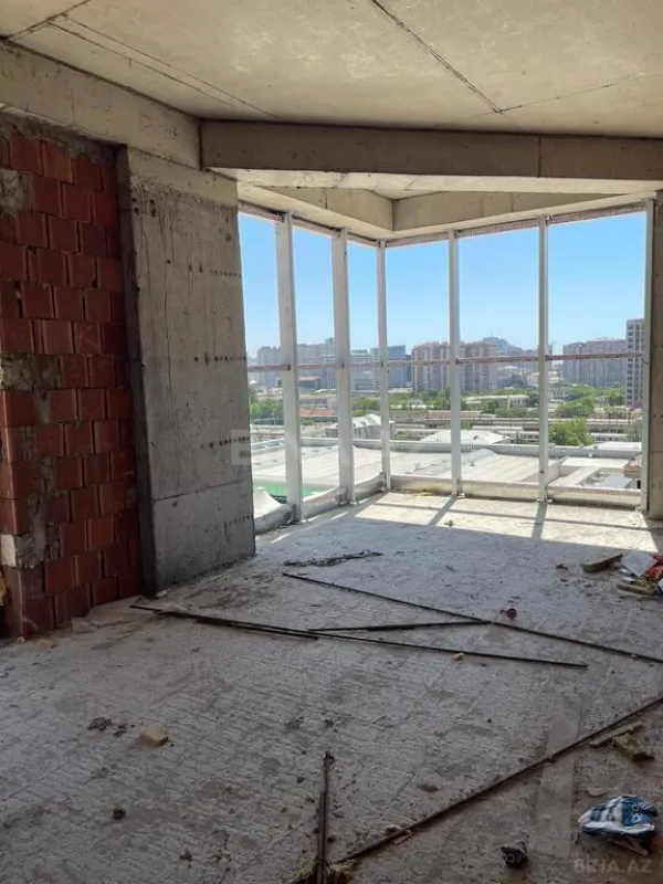 Satılır 4 otaqlı mənzil 187.48 m²