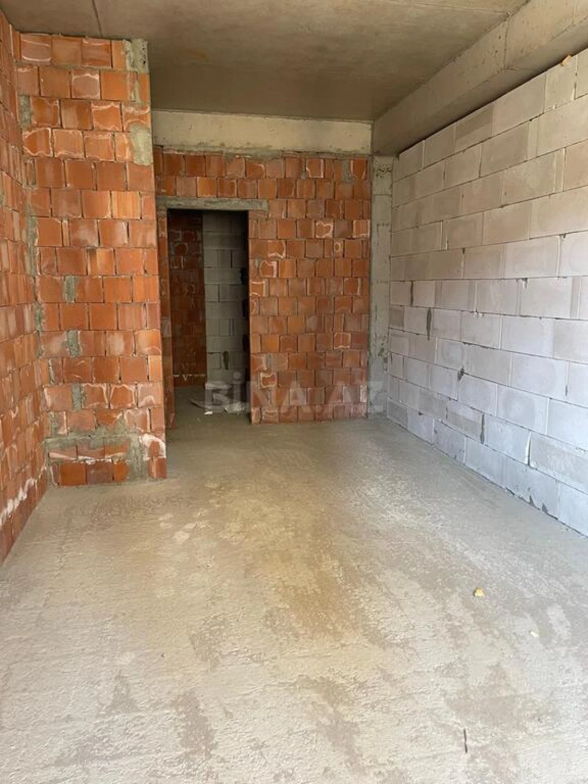Satılır 4 otaqlı mənzil 187.48 m²