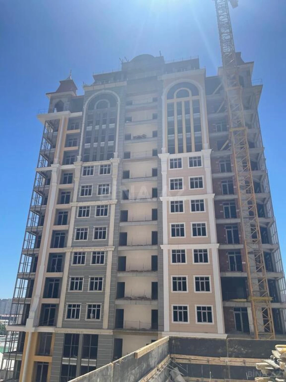 Satılır 4 otaqlı mənzil 187.48 m²
