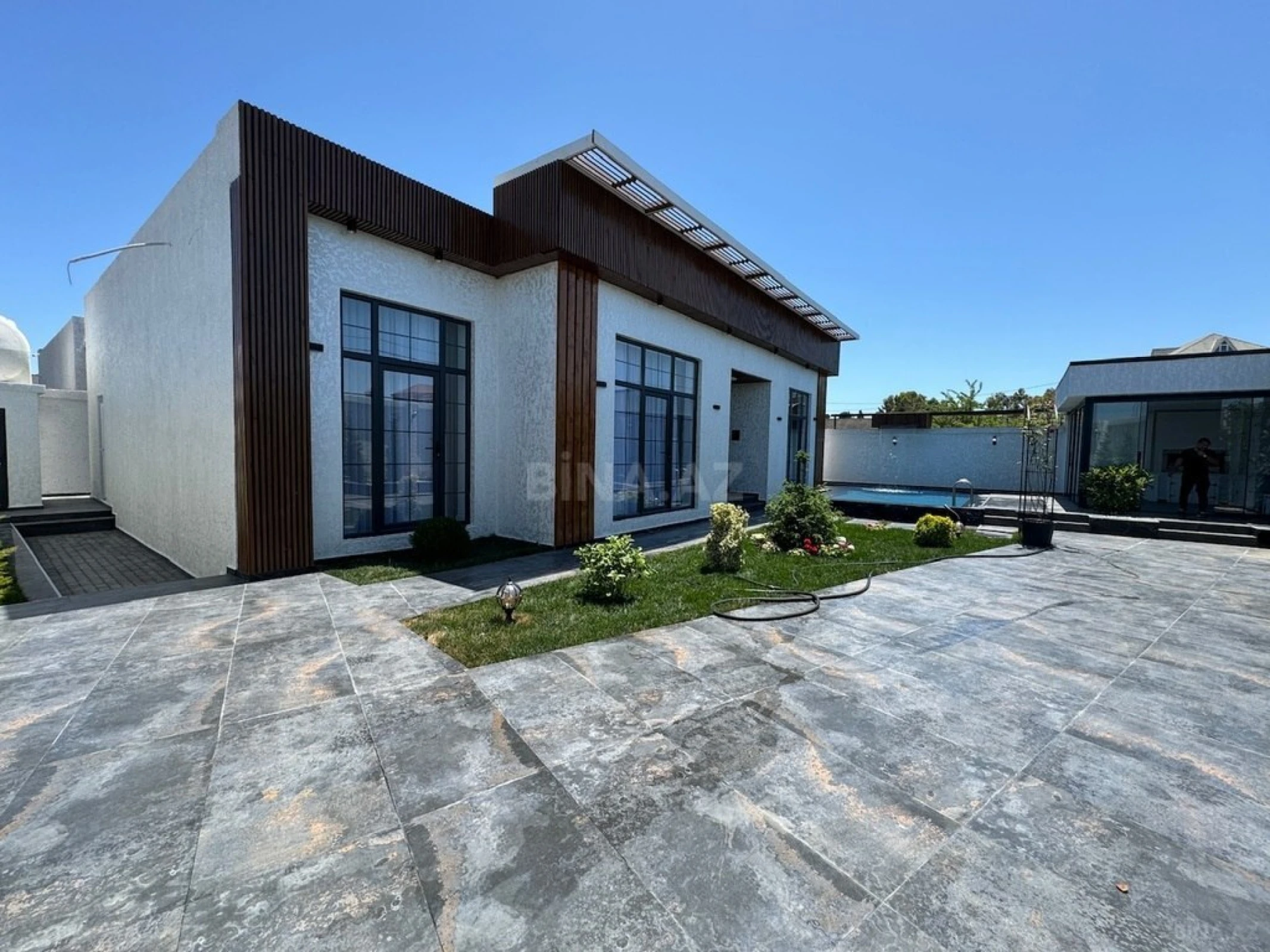 Satılır 5 otaqlı həyət evi 190 m²