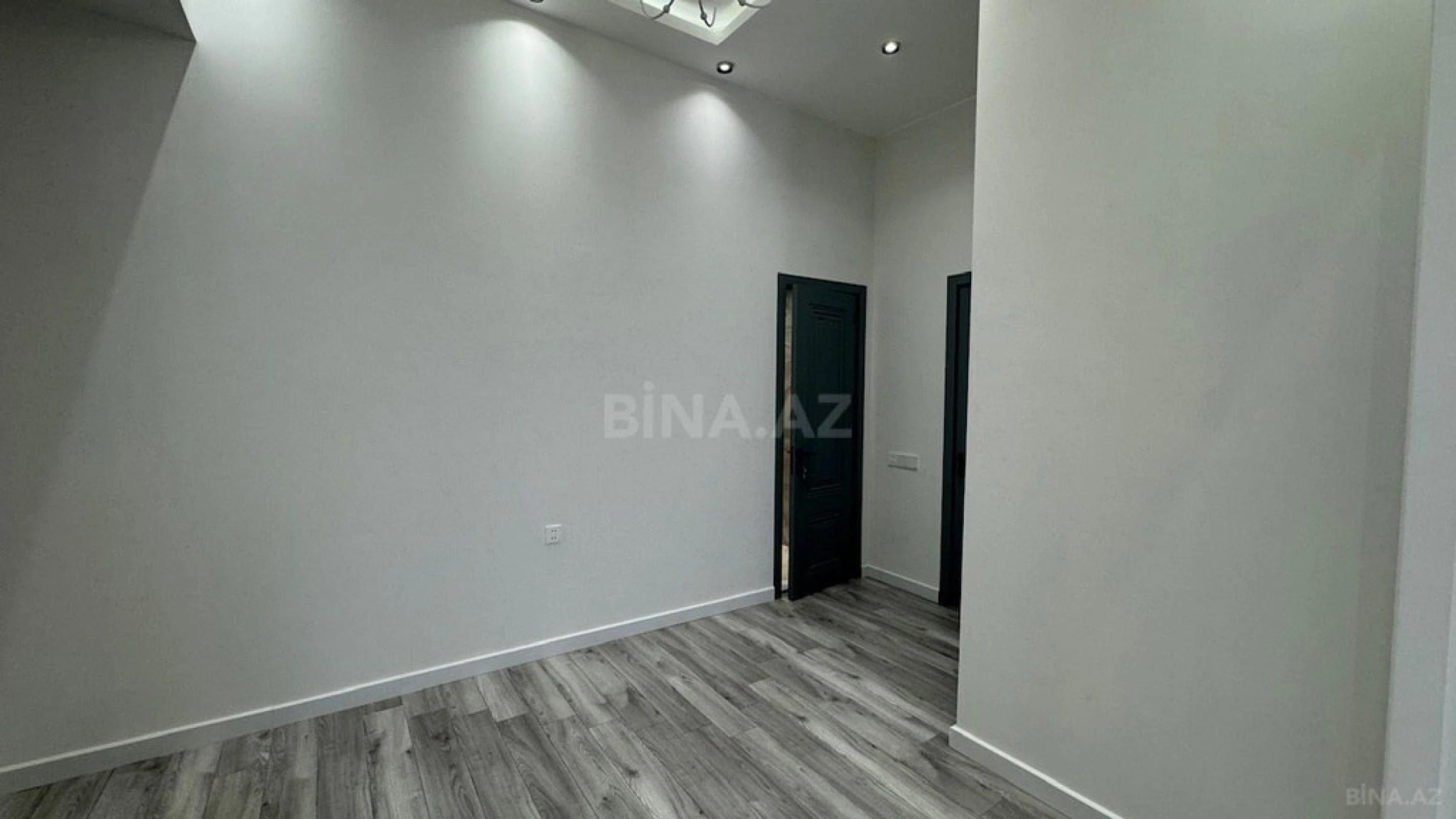 Satılır 5 otaqlı həyət evi 190 m²