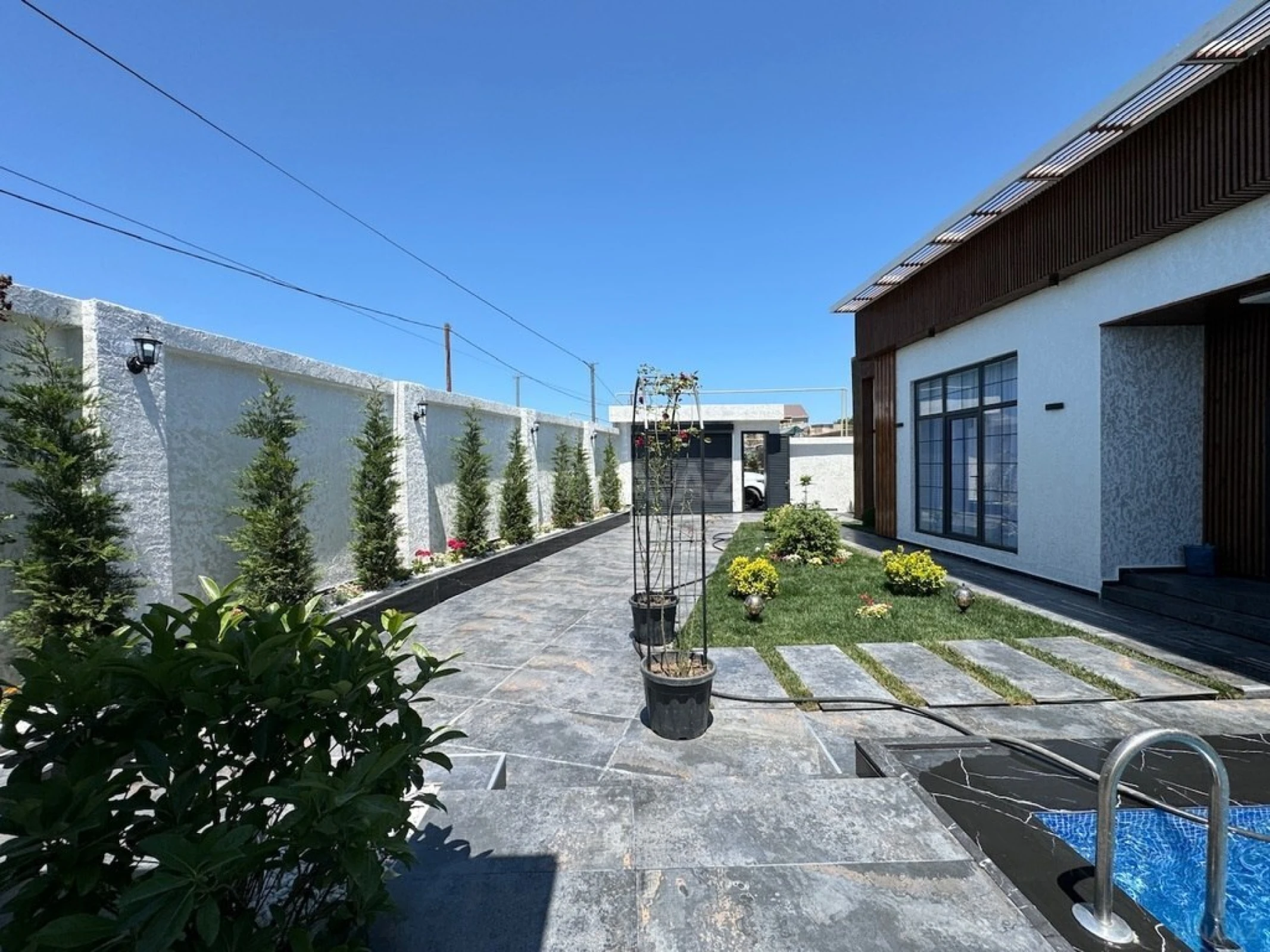 Satılır 5 otaqlı həyət evi 190 m²
