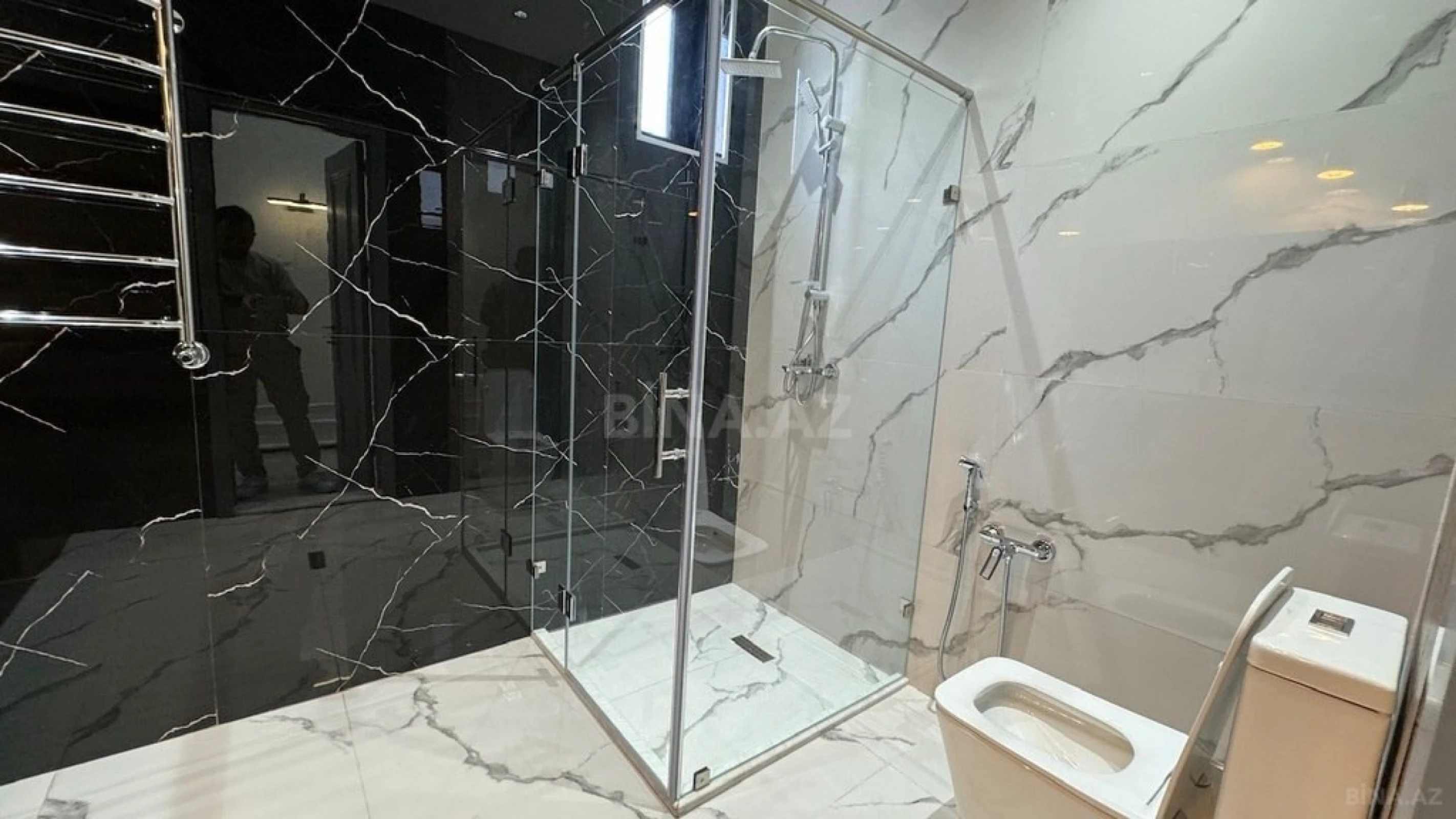 Satılır 5 otaqlı həyət evi 190 m²