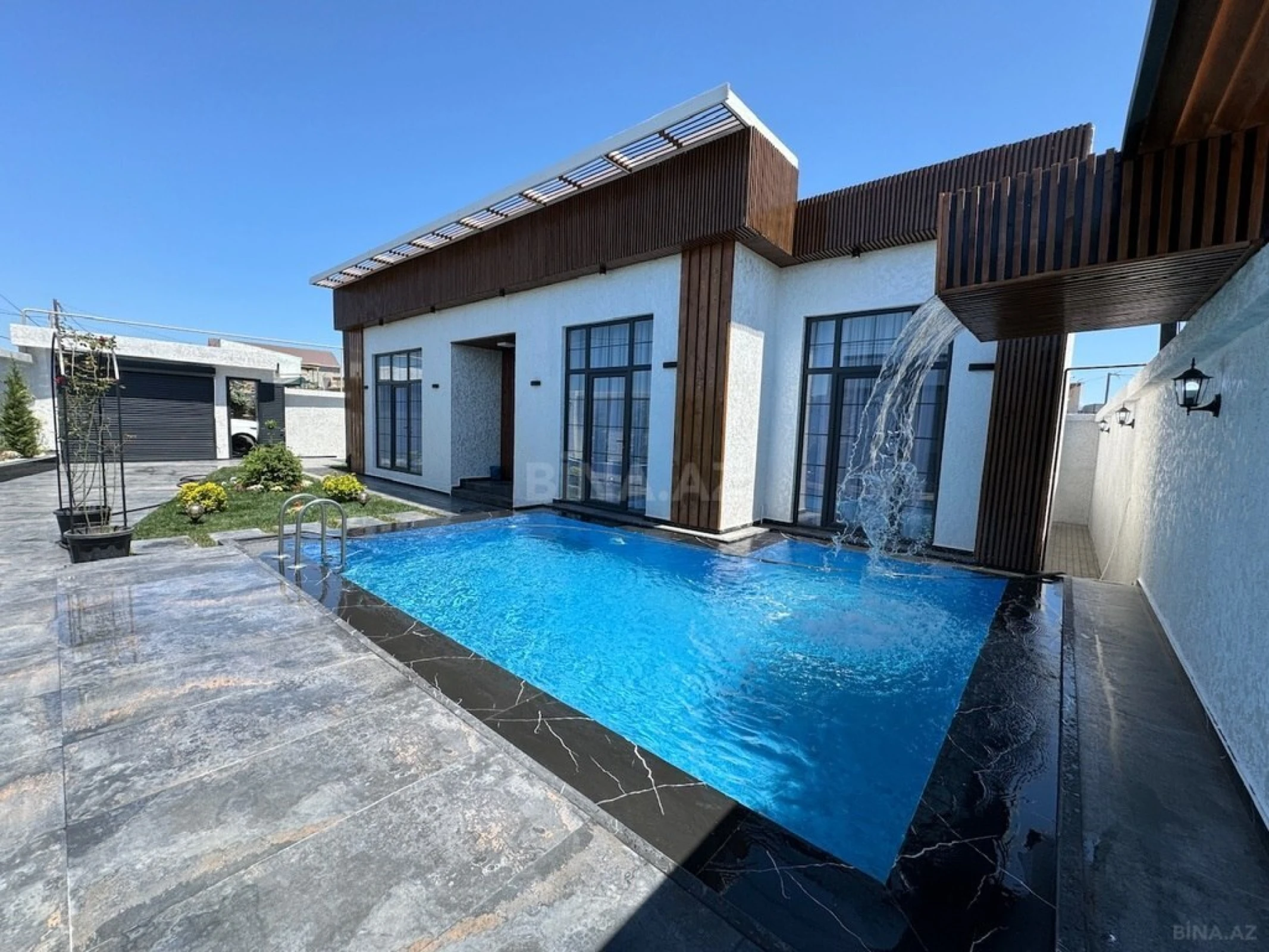 Satılır 5 otaqlı həyət evi 190 m²