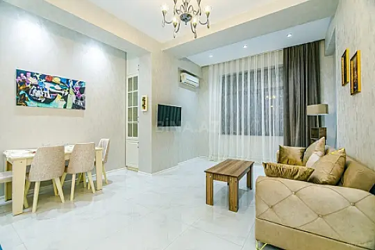 Kirayə verilir 2 otaqlı mənzil 80 m²