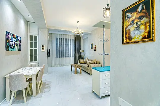 Kirayə verilir 2 otaqlı mənzil 80 m²