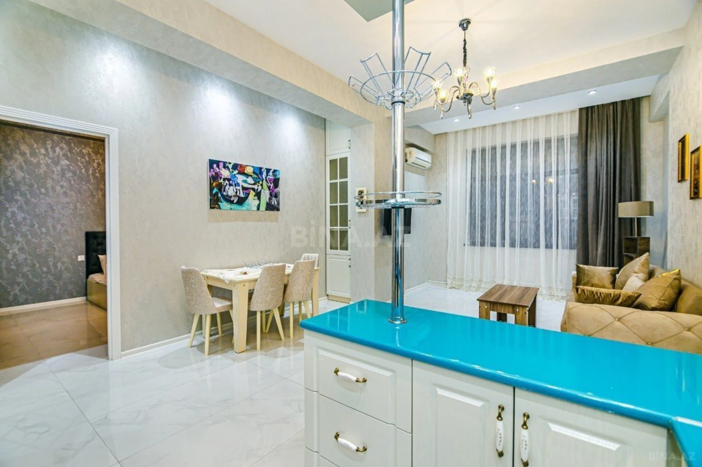 Kirayə verilir 2 otaqlı mənzil 80 m²