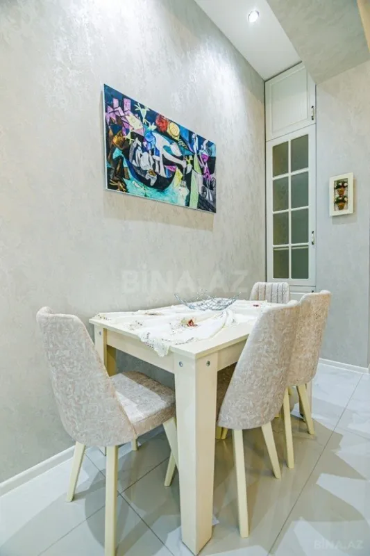 Kirayə verilir 2 otaqlı mənzil 80 m²