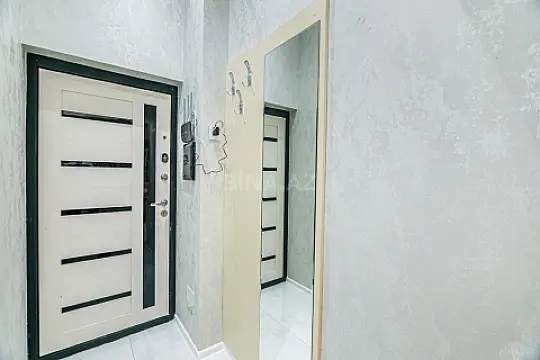 Kirayə verilir 2 otaqlı mənzil 80 m²