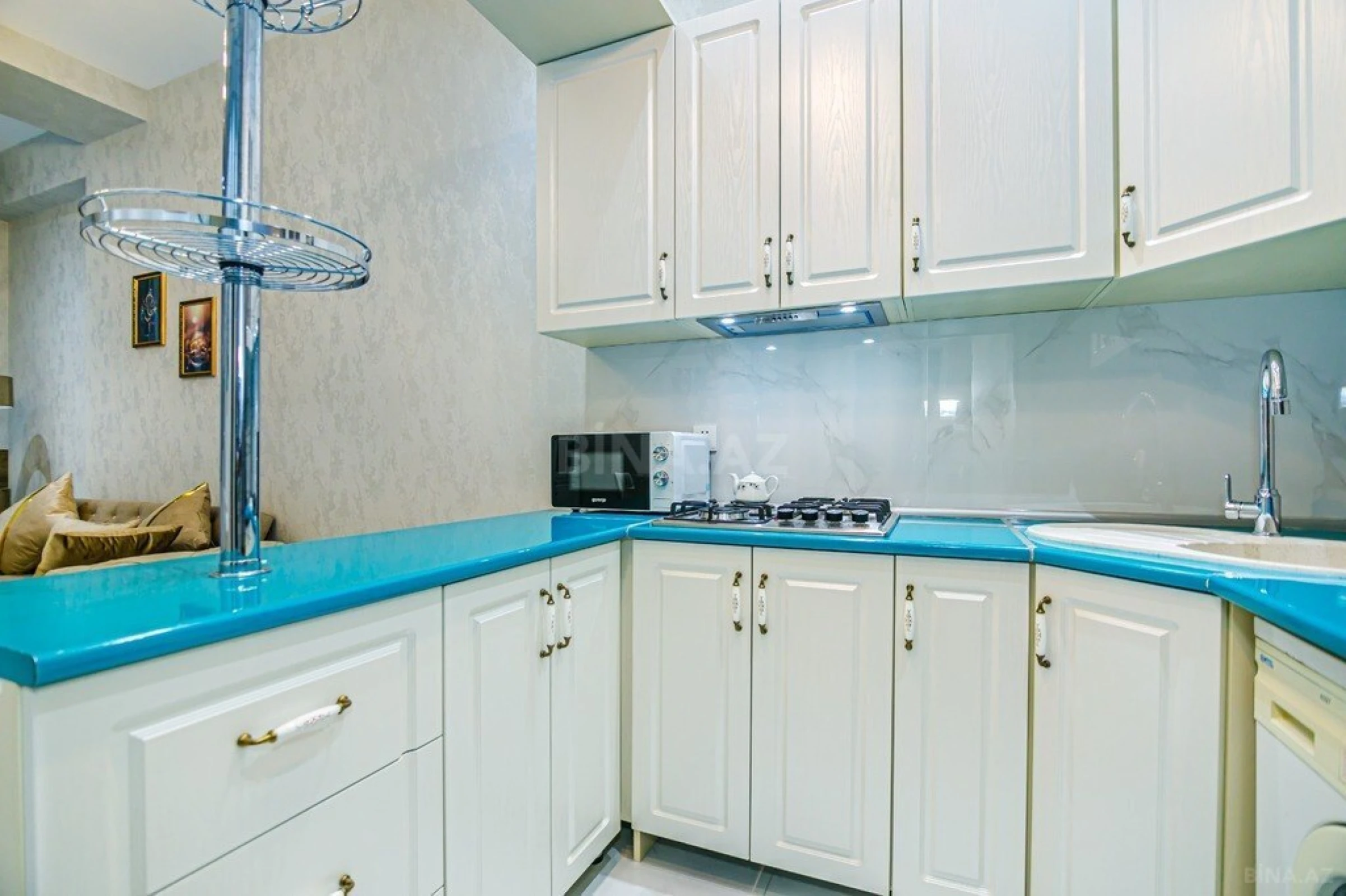 Kirayə verilir 2 otaqlı mənzil 80 m²