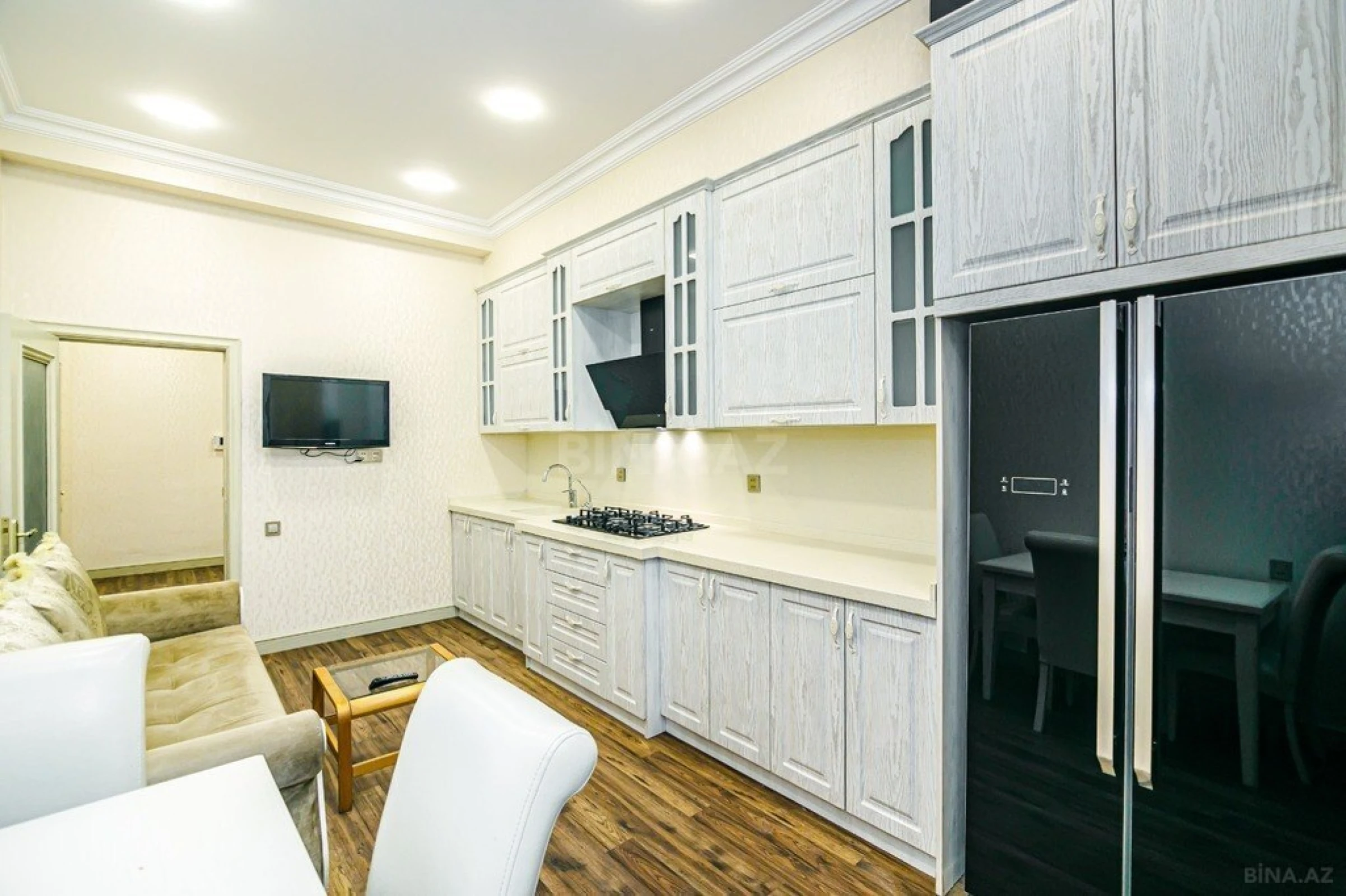 Kirayə verilir 2 otaqlı mənzil 75 m²