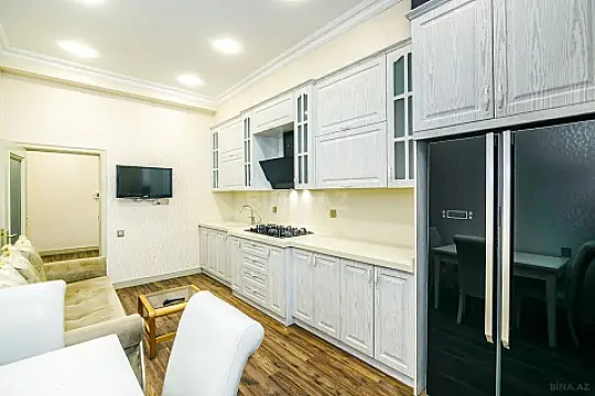 Kirayə verilir 2 otaqlı mənzil 75 m²