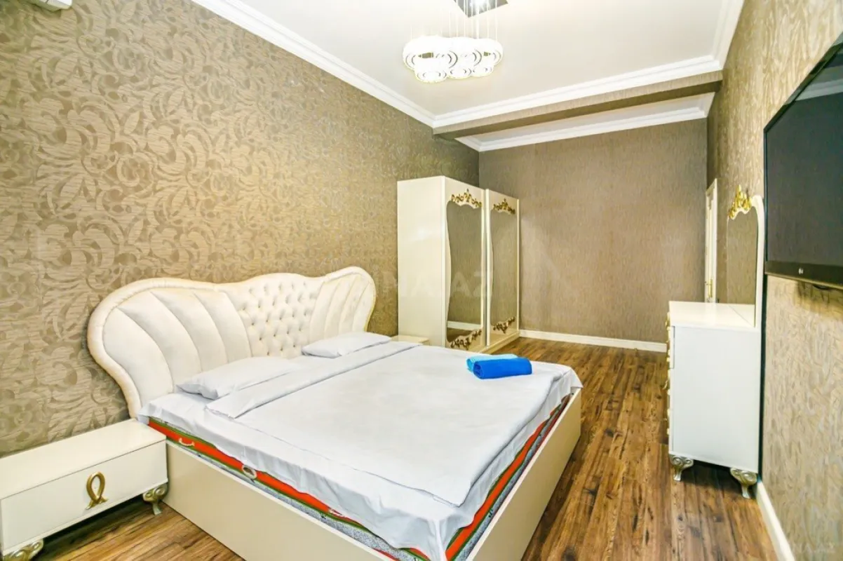 Kirayə verilir 2 otaqlı mənzil 75 m²