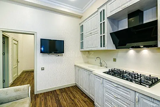 Kirayə verilir 2 otaqlı mənzil 75 m²