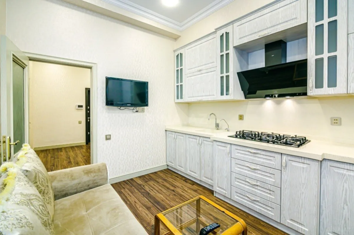 Kirayə verilir 2 otaqlı mənzil 75 m²