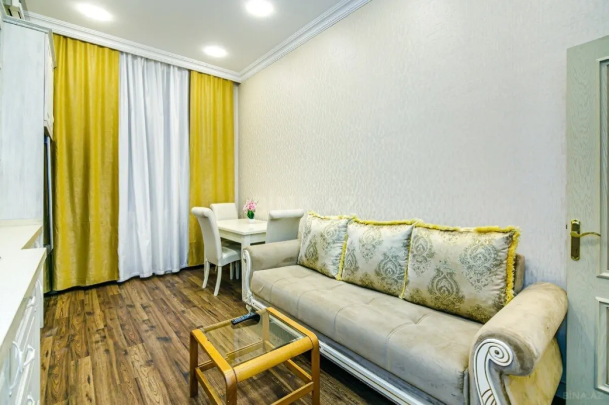 Kirayə verilir 2 otaqlı mənzil 75 m²