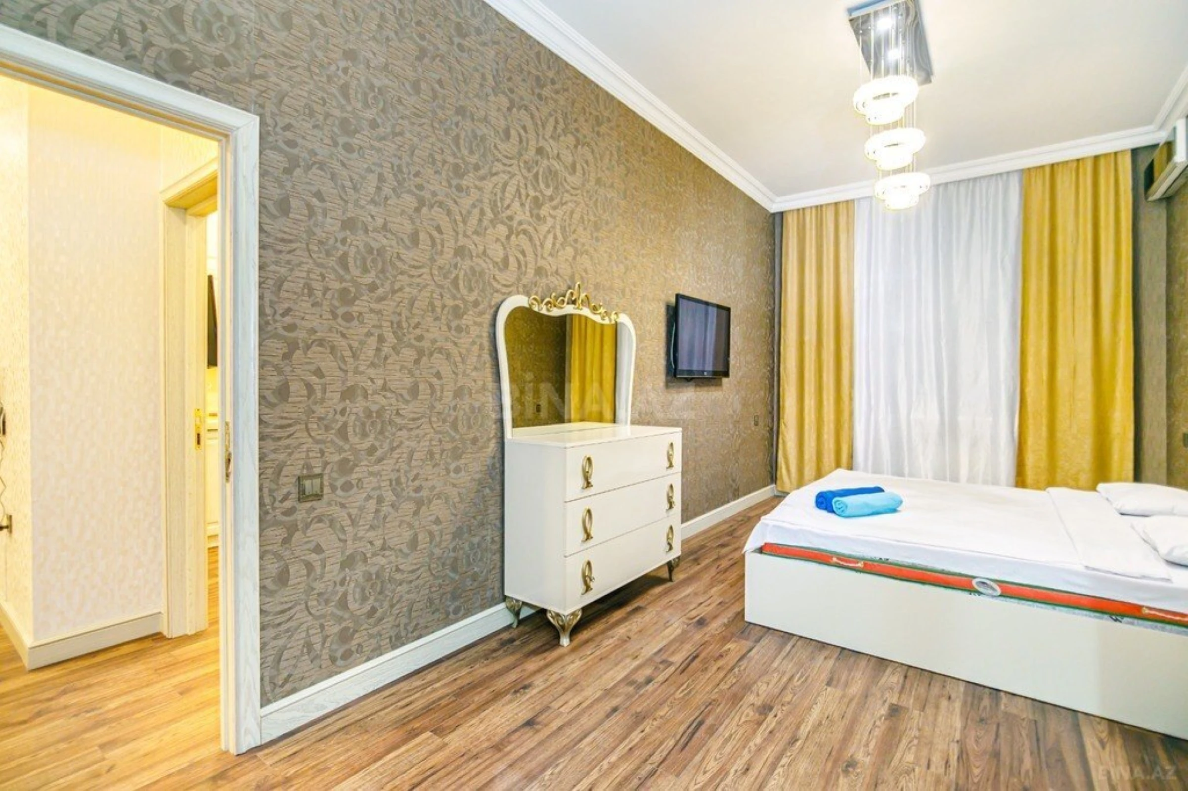 Kirayə verilir 2 otaqlı mənzil 75 m²