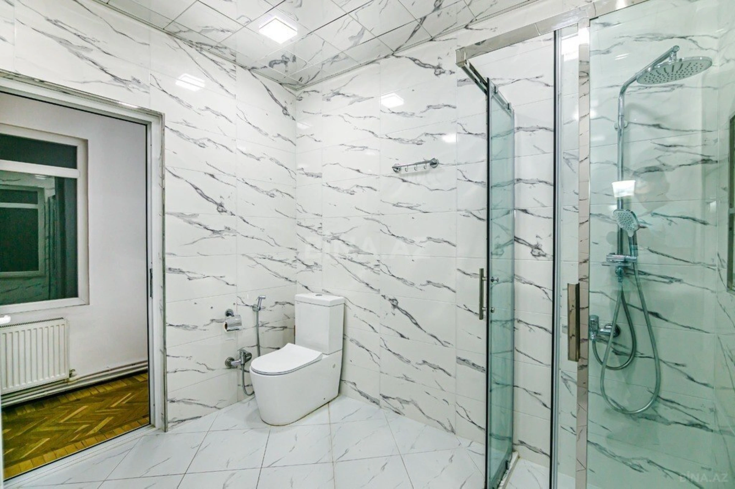 Kirayə verilir 5 otaqlı mənzil 260 m²