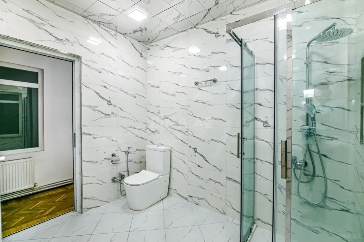 Kirayə verilir 5 otaqlı mənzil 260 m²