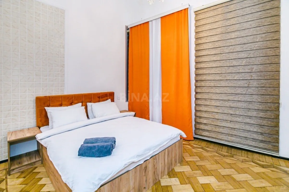 Kirayə verilir 5 otaqlı mənzil 260 m²