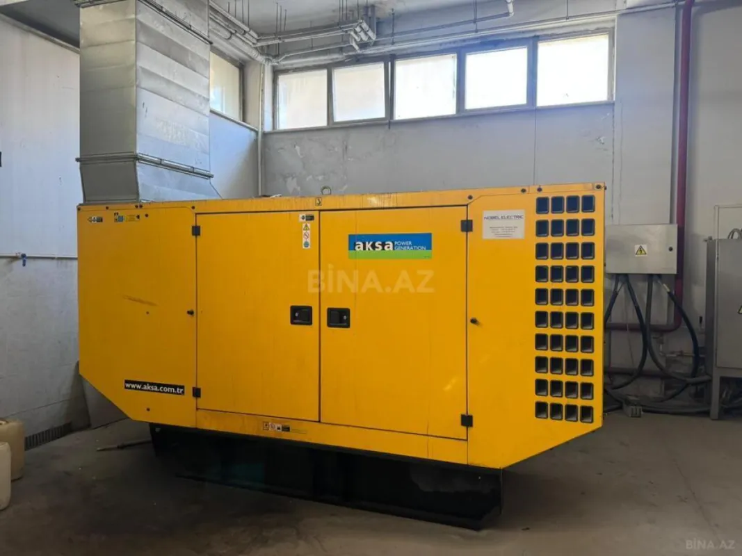 Kirayə verilir 20 otaqlı ofis 1320 m²