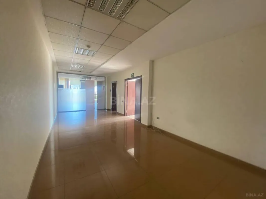Kirayə verilir 20 otaqlı ofis 1320 m²