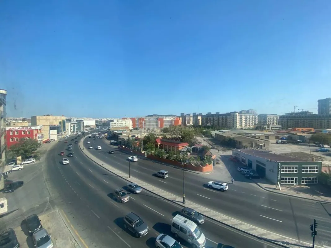 Kirayə verilir 20 otaqlı ofis 1320 m²