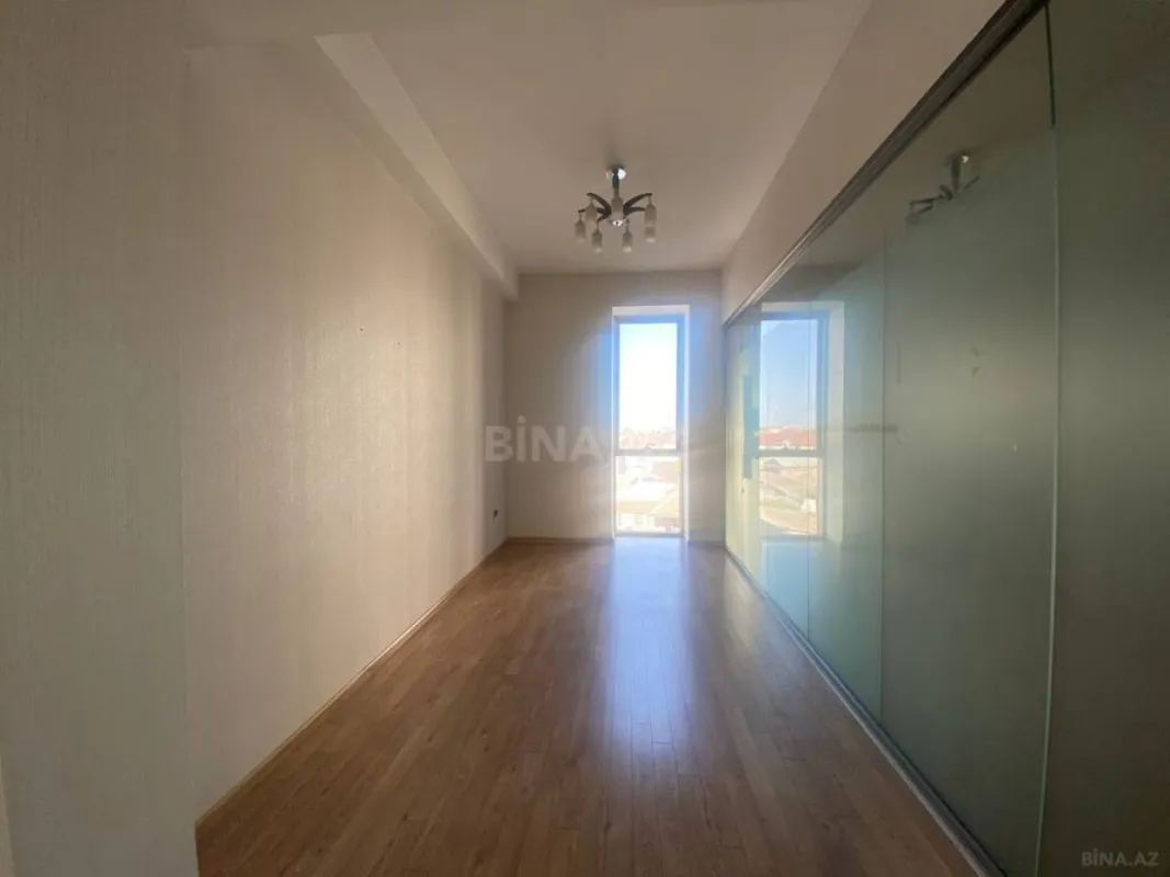 Kirayə verilir 20 otaqlı ofis 1320 m²