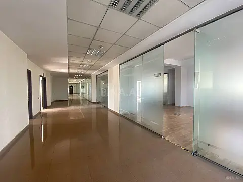Kirayə verilir 20 otaqlı ofis 1320 m²