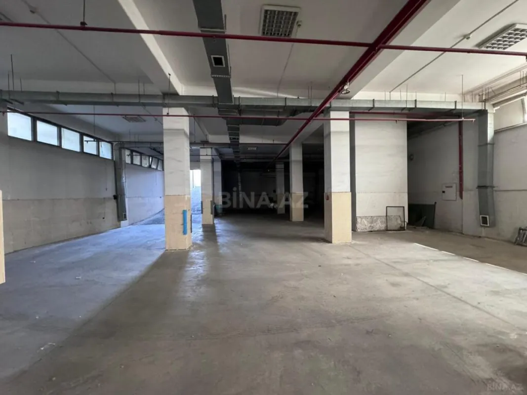 Kirayə verilir 20 otaqlı ofis 1320 m²