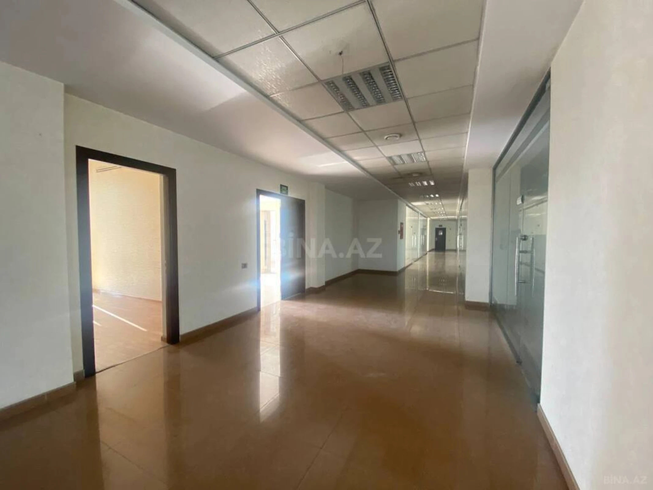 Kirayə verilir 20 otaqlı ofis 1320 m²