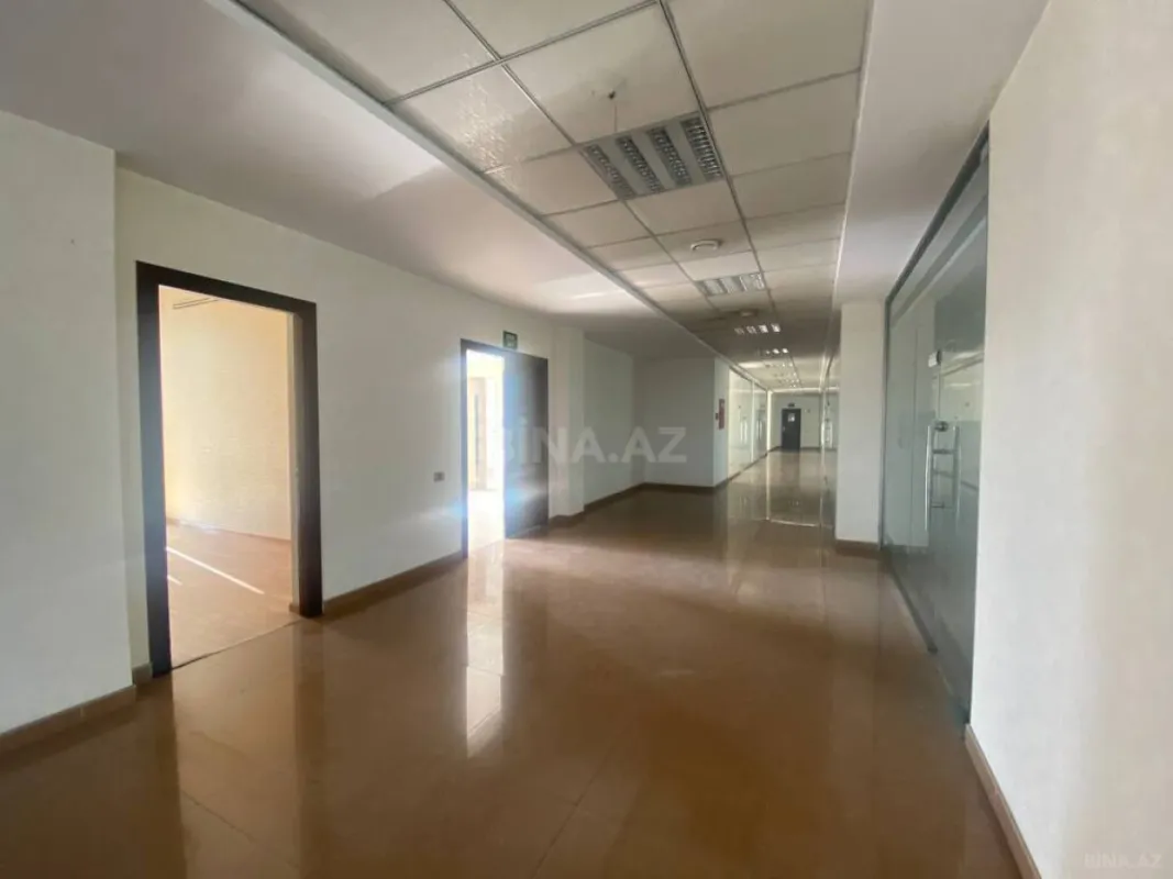 Kirayə verilir 20 otaqlı ofis 1320 m²