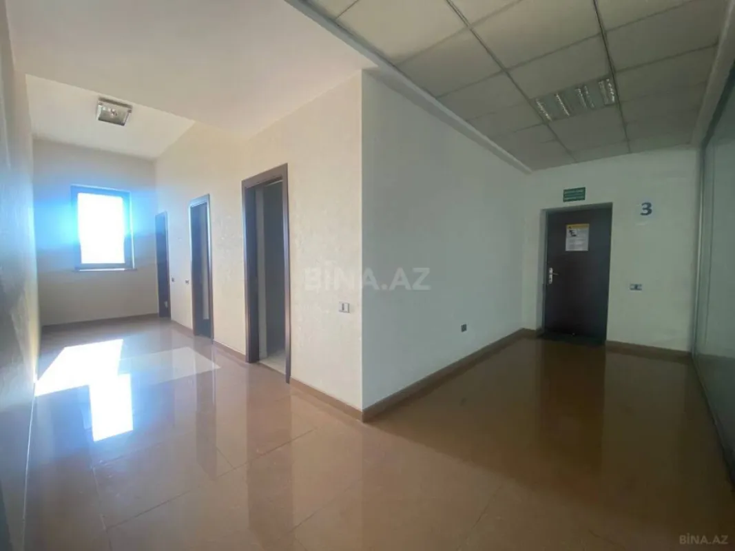 Kirayə verilir 20 otaqlı ofis 1320 m²