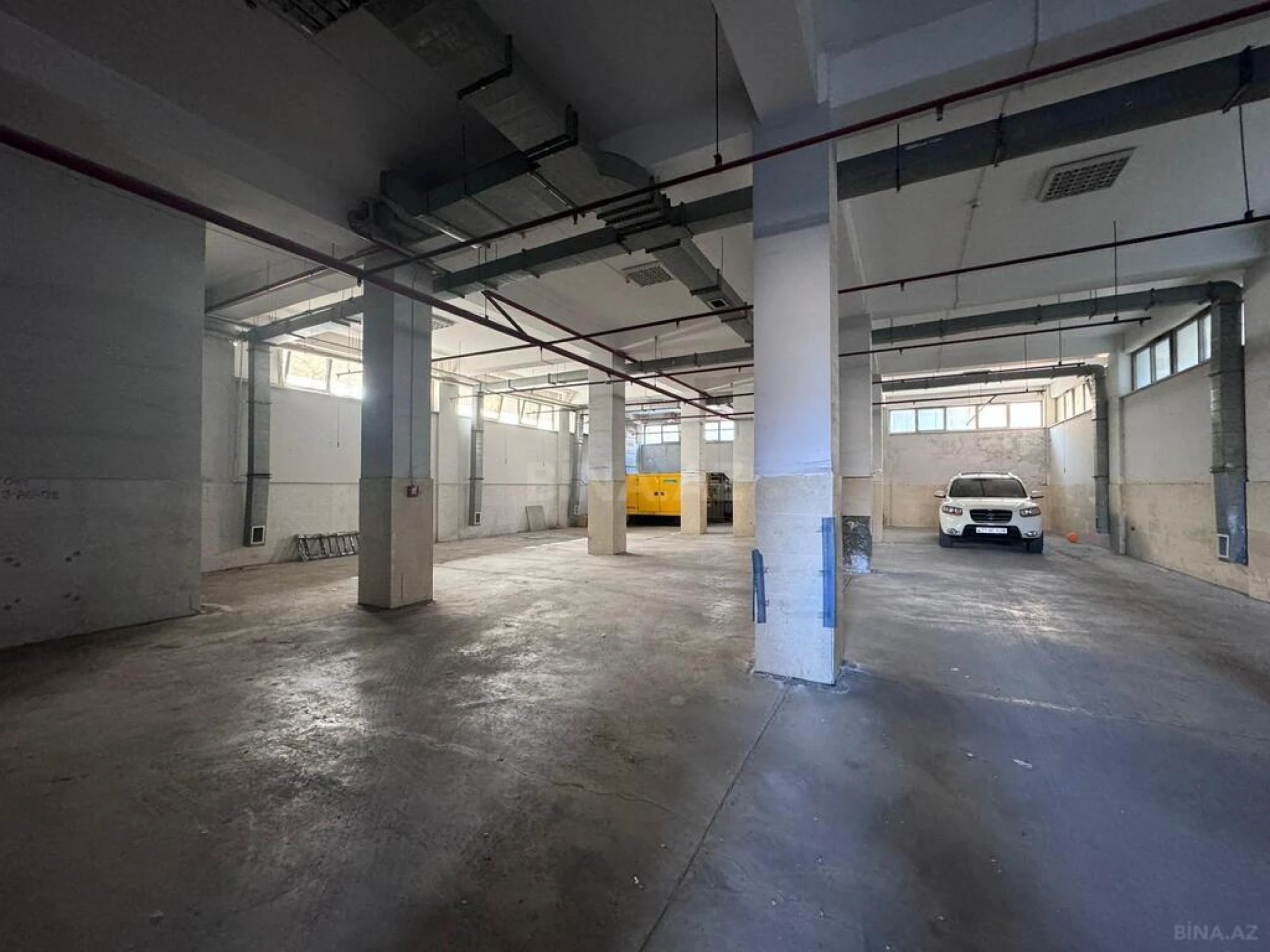 Kirayə verilir 20 otaqlı ofis 1320 m²