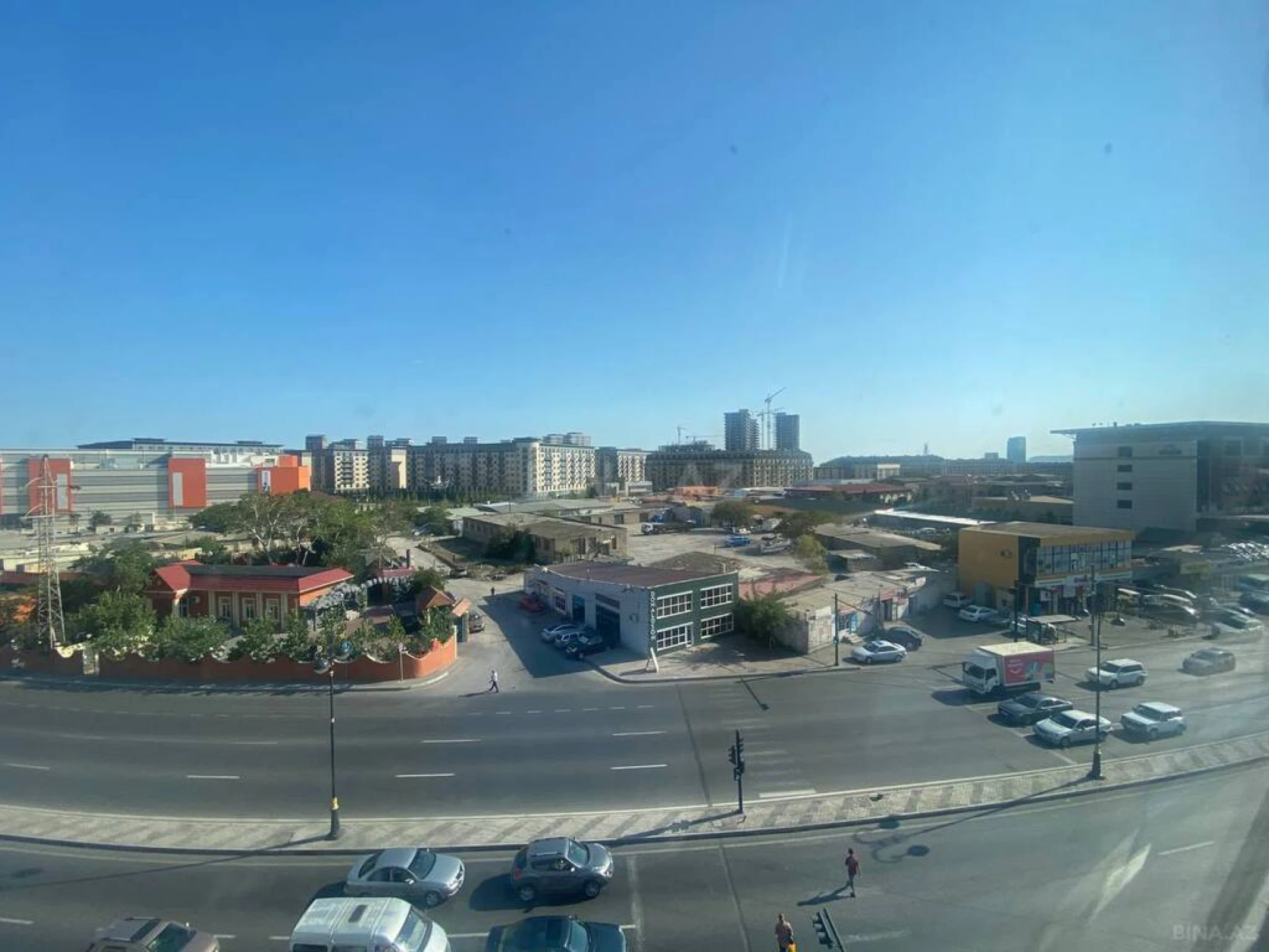 Kirayə verilir 20 otaqlı ofis 1320 m²